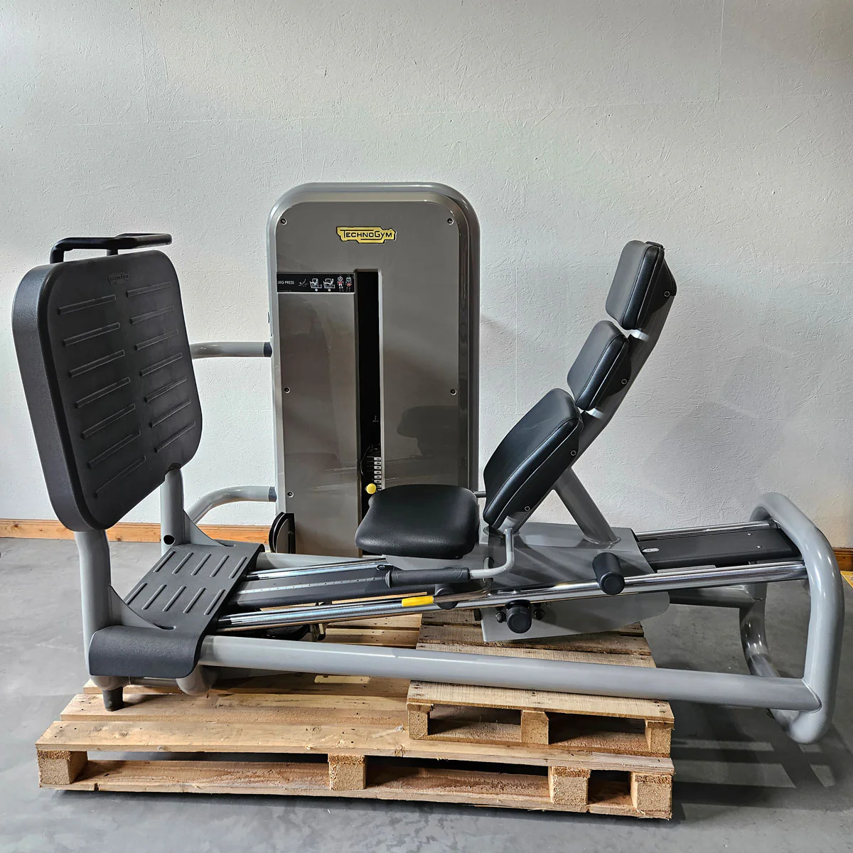 TechnoGym 12 Kraftgeräte im Set, Element Line Serie, Kraftgerätepark Fitnessstudio, gebraucht - überholter Zustand - Image 17