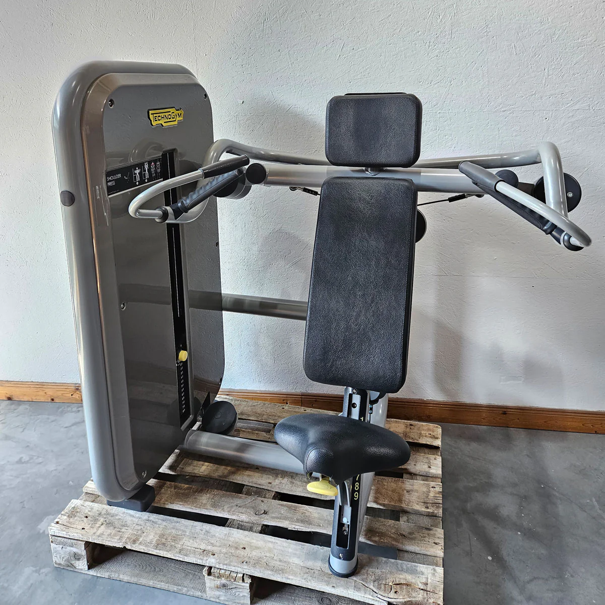 TechnoGym 12 Kraftgeräte im Set, Element Line Serie, Kraftgerätepark Fitnessstudio, gebraucht - überholter Zustand - Image 8