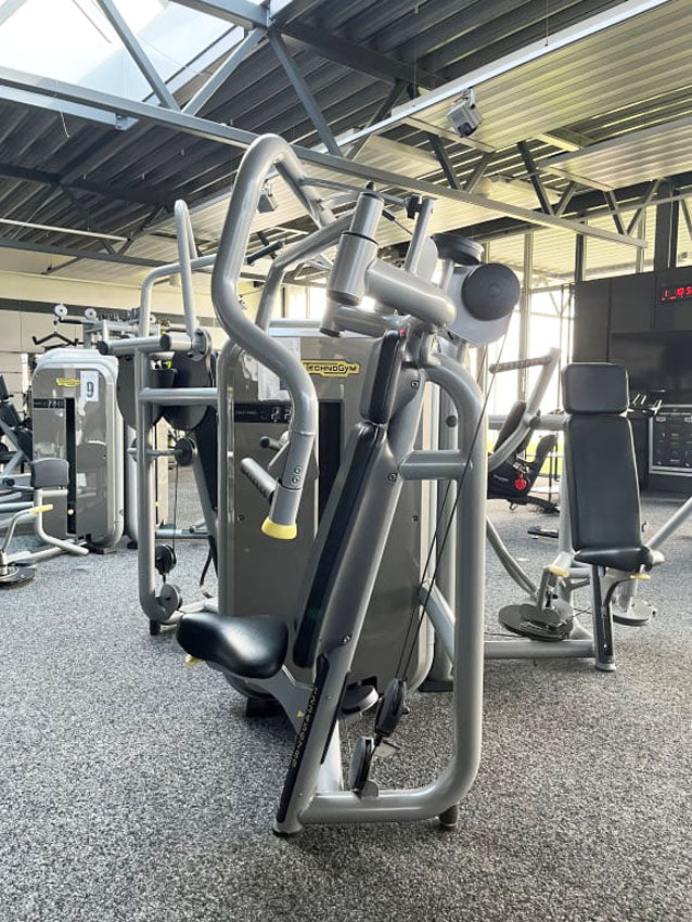 TechnoGym 13 Kraftgeräte im Set, Element Line Serie, gebraucht - überholter Zustand - Image 19