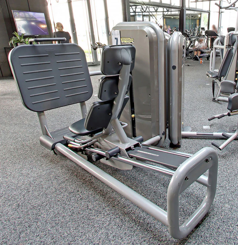 TechnoGym 13 Kraftgeräte im Set, Element Line Serie, gebraucht - überholter Zustand - Image 22