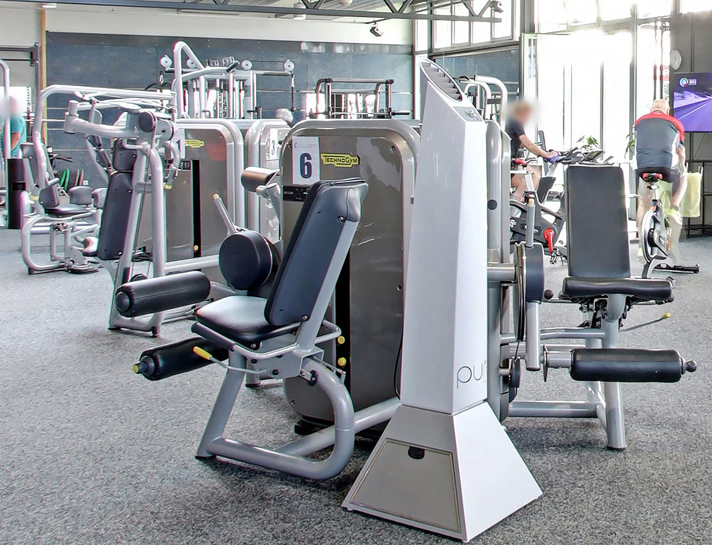 TechnoGym 13 Kraftgeräte im Set, Element Line Serie, gebraucht - überholter Zustand - Image 7