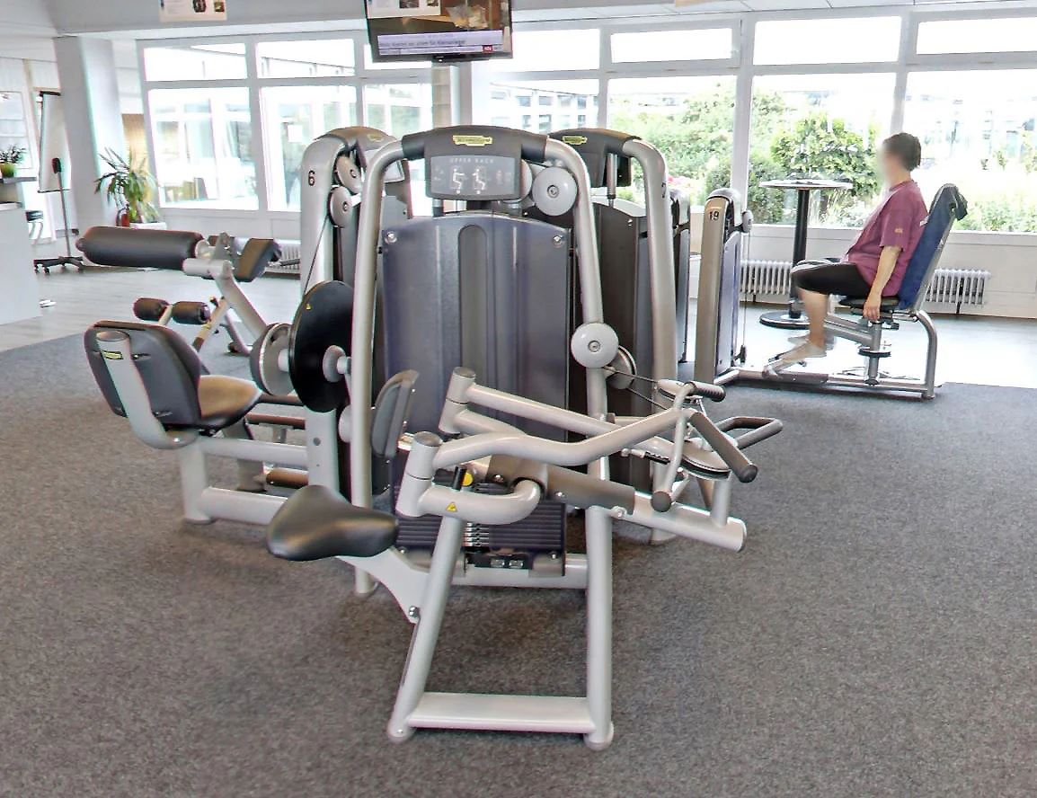 TechnoGym 15 Kraftgeräte im Set, Selection Line, Neue Version mit Plastikverkleidungen, gebraucht - überholter Zustand - Image 27
