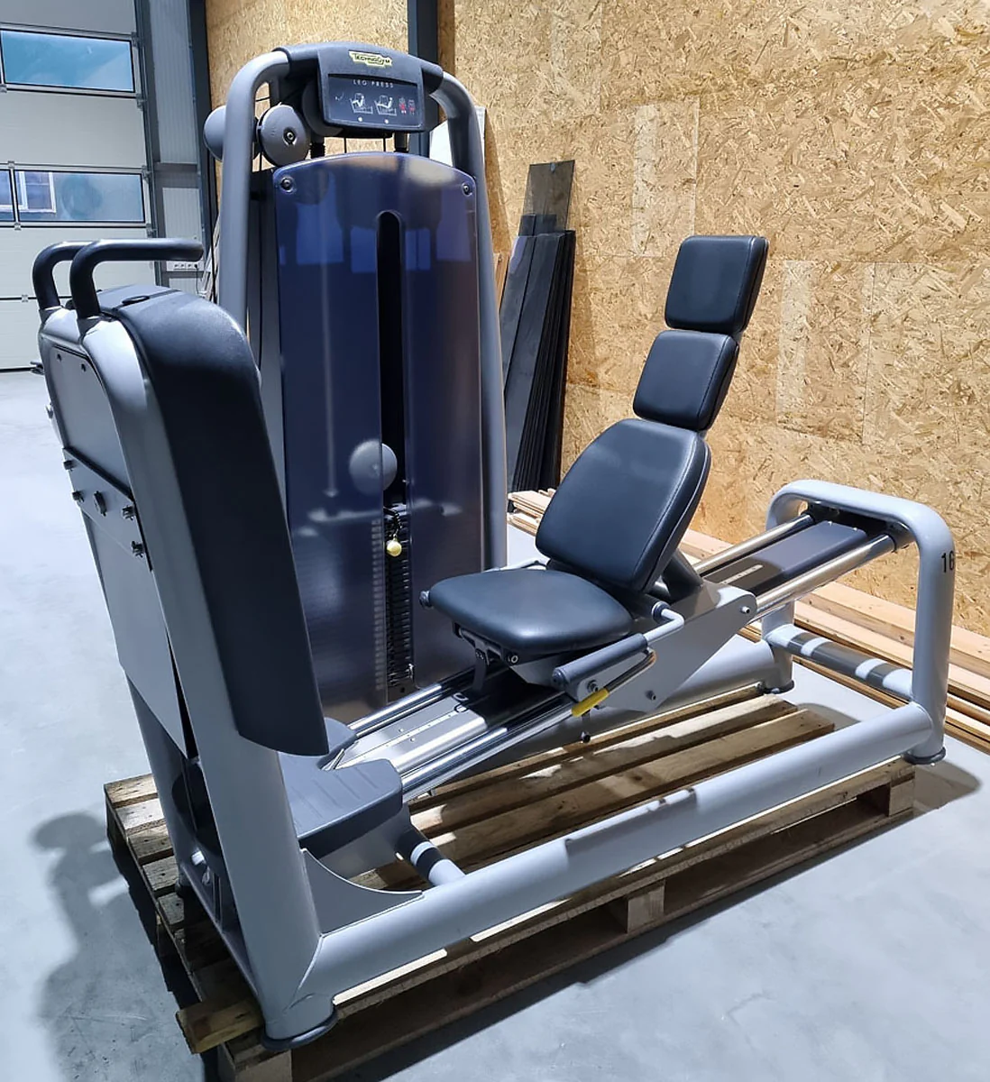 TechnoGym 15 Kraftgeräte im Set, Selection Line, Neue Version mit Plastikverkleidungen, gebraucht - überholter Zustand - Image 7