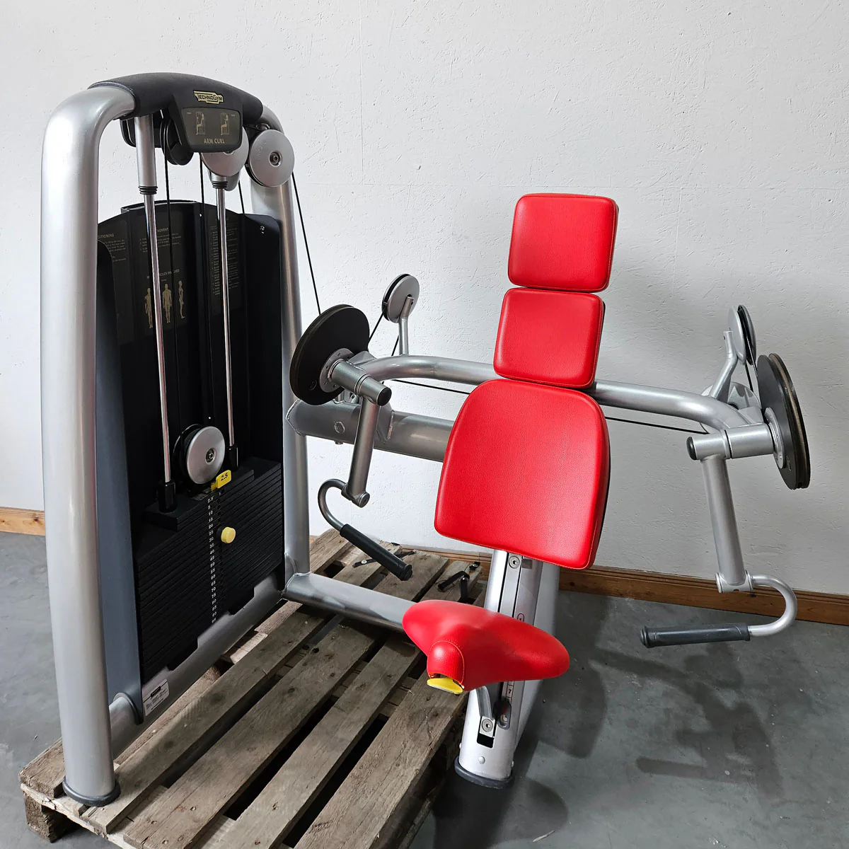 TechnoGym 18 Kraftgeräte im Set, Selection Line, Strength Machines with Stack Weight, Polster Rot, gebraucht - überholter Zustand - Image 12