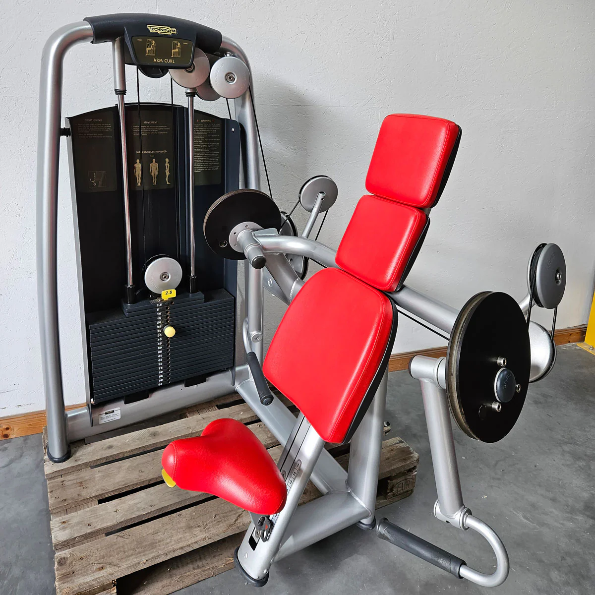 TechnoGym 18 Kraftgeräte im Set, Selection Line, Strength Machines with Stack Weight, Polster Rot, gebraucht - überholter Zustand - Image 13