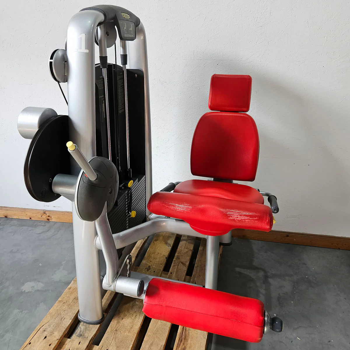 TechnoGym 18 Kraftgeräte im Set, Selection Line, Strength Machines with Stack Weight, Polster Rot, gebraucht - überholter Zustand - Image 20