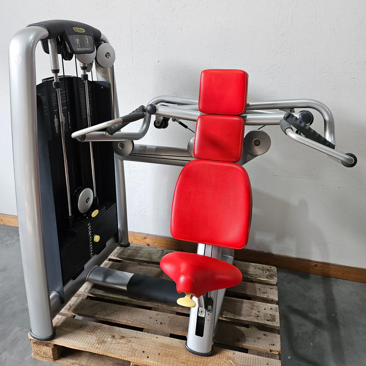 TechnoGym 18 Kraftgeräte im Set, Selection Line, Strength Machines with Stack Weight, Polster Rot, gebraucht - überholter Zustand - Image 6