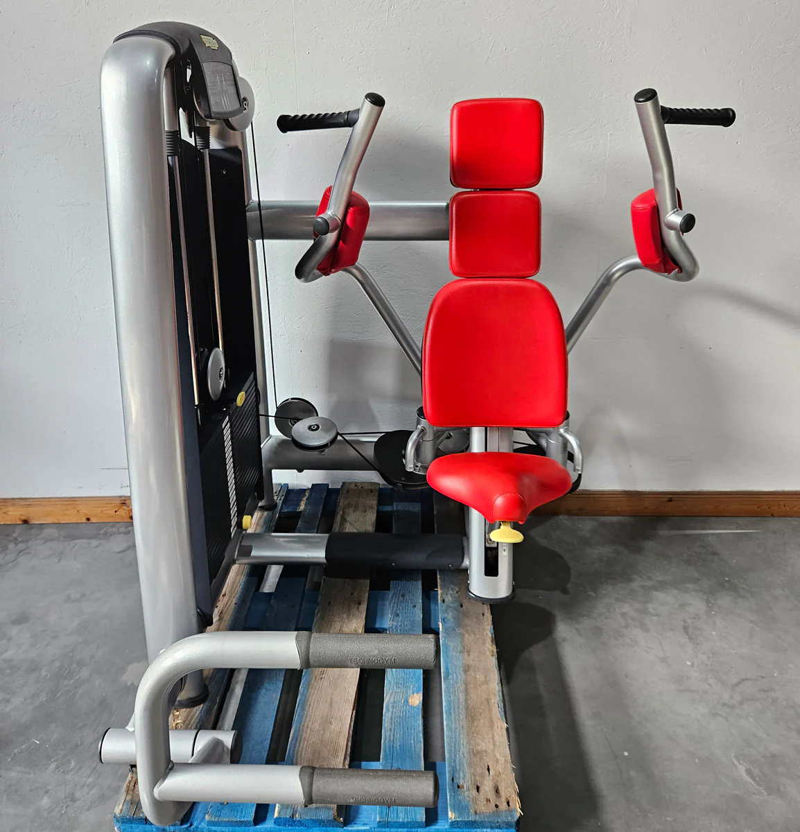 TechnoGym 18 Kraftgeräte im Set, Selection Line, Strength Machines with Stack Weight, Polster Rot, gebraucht - überholter Zustand - Image 8