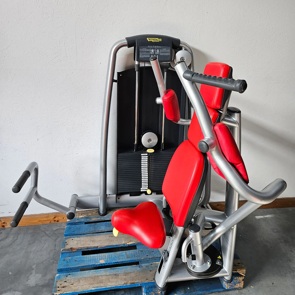 TechnoGym 18 Kraftgeräte im Set, Selection Line, Strength Machines with Stack Weight, Polster Rot, gebraucht - überholter Zustand - Image 9