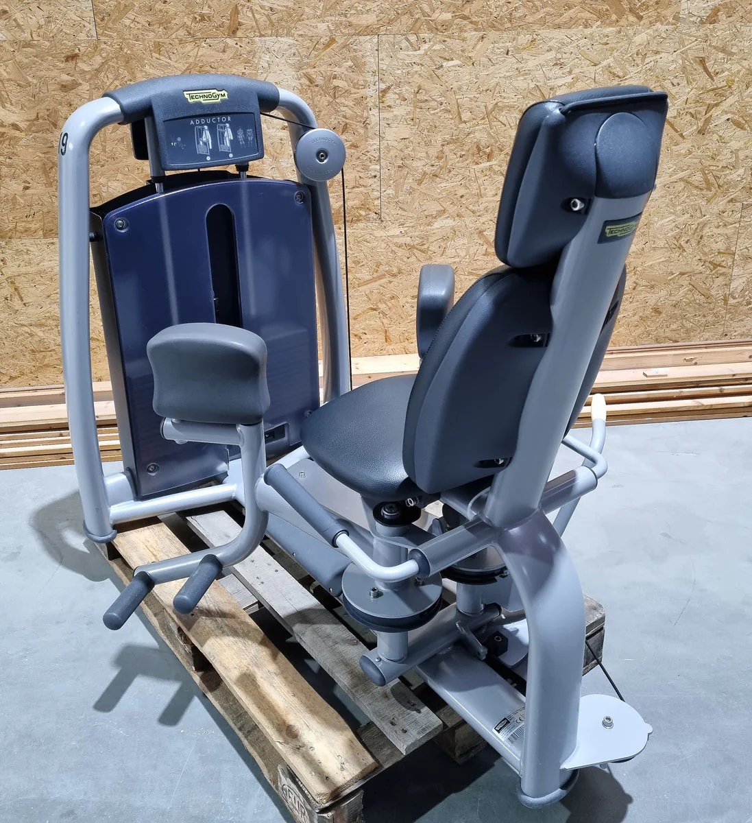 TechnoGym 20 Kraftgeräte im Set, Selection Line, Strength Machines with Stack Weight, gebraucht - überholter Zustand - Image 15