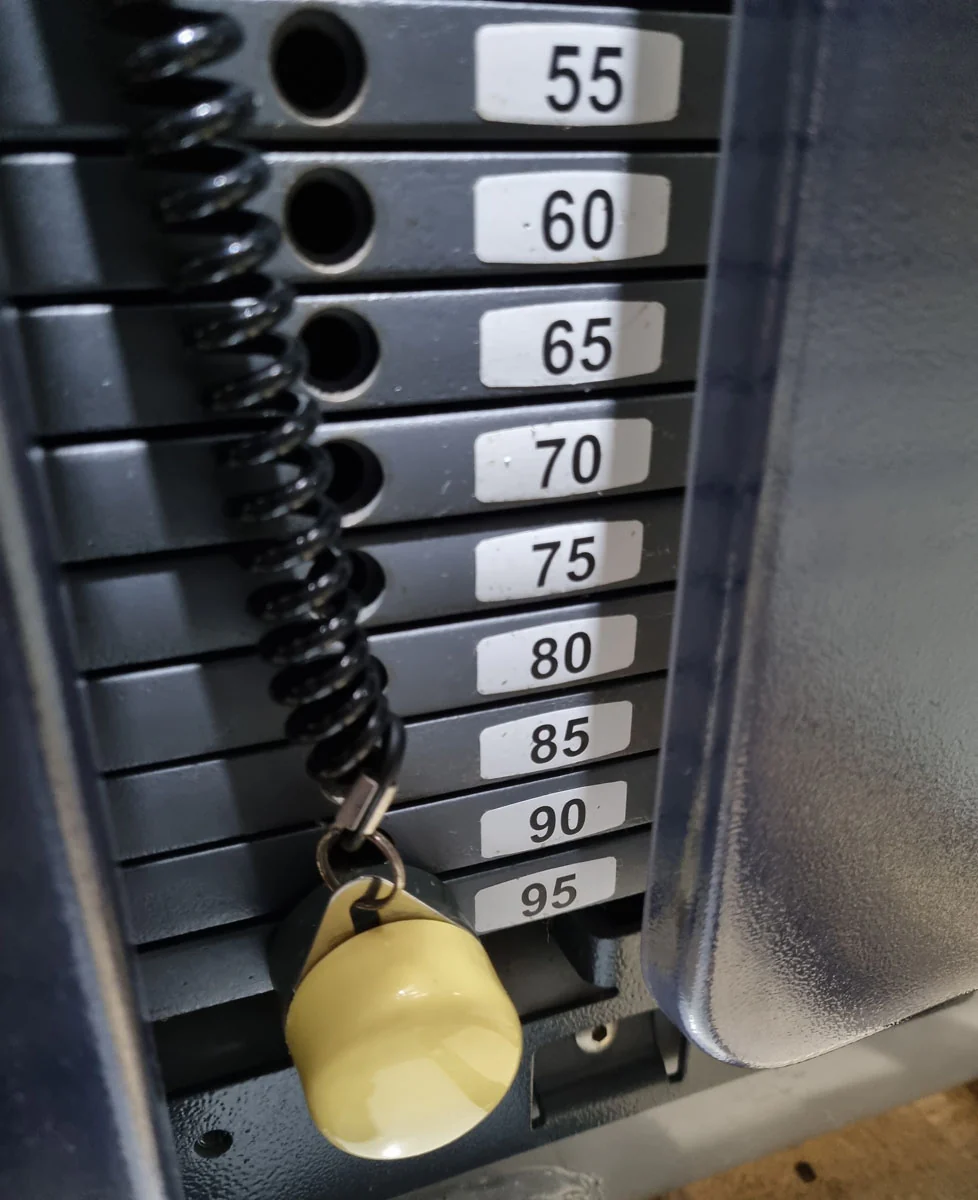 TechnoGym 20 Kraftgeräte im Set, Selection Line, Strength Machines with Stack Weight, gebraucht - überholter Zustand - Image 19