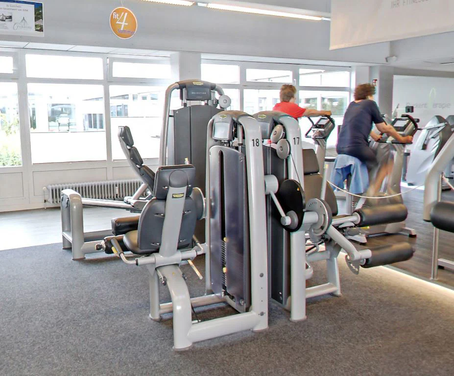 TechnoGym 20 Kraftgeräte im Set, Selection Line, Strength Machines with Stack Weight, gebraucht - überholter Zustand - Image 26