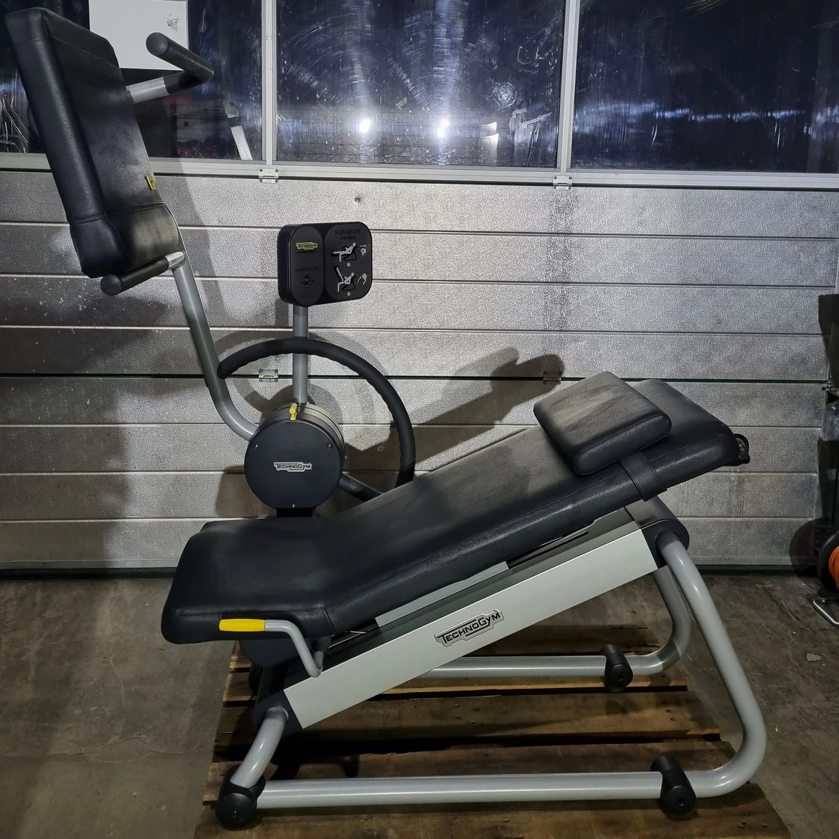 Technogym 2er Set Flexability Posterior und Flexability Anterior - Dehngeräte für Beine und Waden, gegen Rückenschmerzen, Dehnungsapparat, Rahmenfarbe Silber, gebraucht - guter Zustand - Image 5