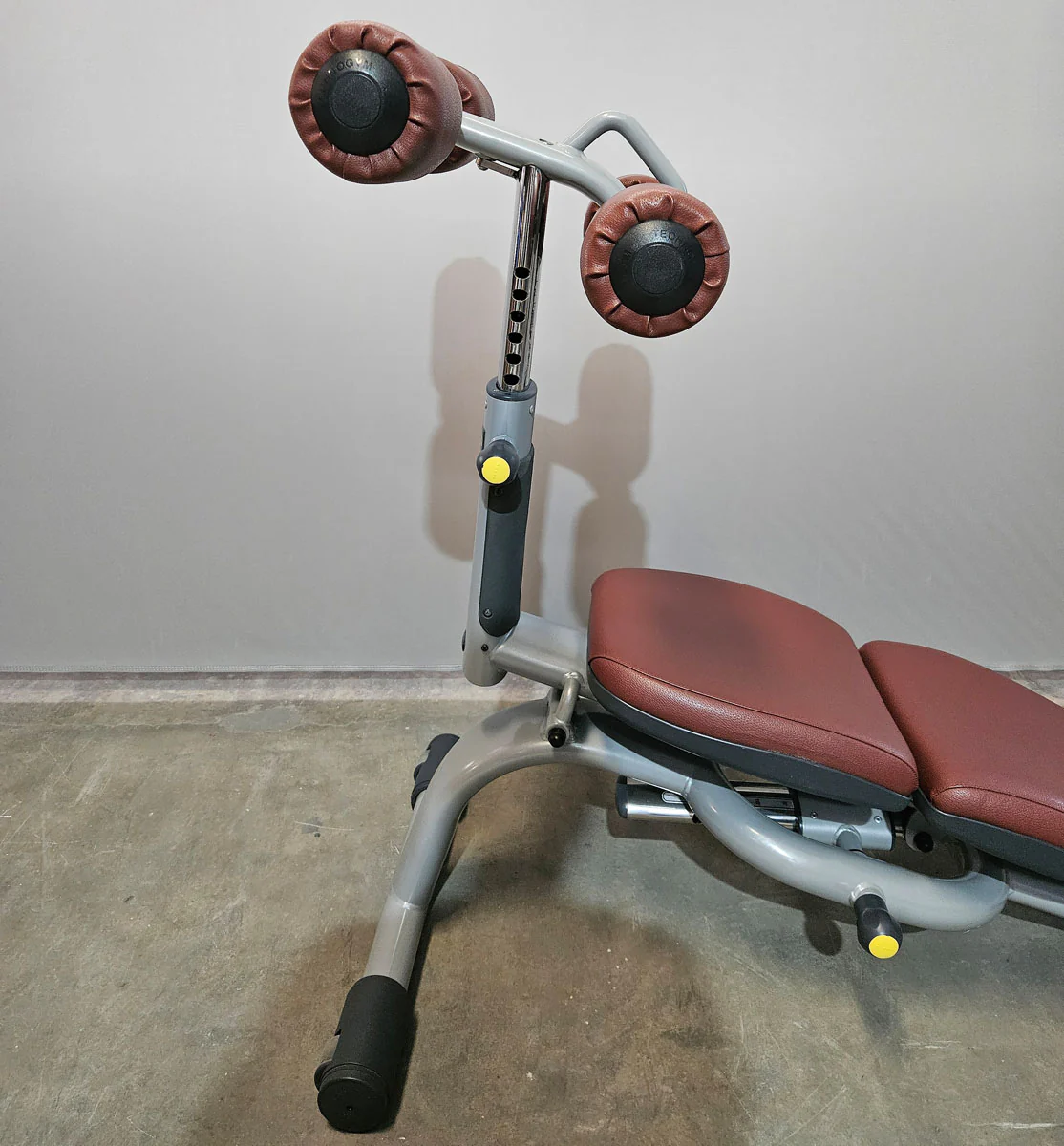 Technogym 2er Set Lower Back Bench und Abdominal Bench - Hyperextension Rückenstreckerbank und verstellbare Bauchbank, Rahmen Silber, gebraucht - überholter Zustand - Image 13