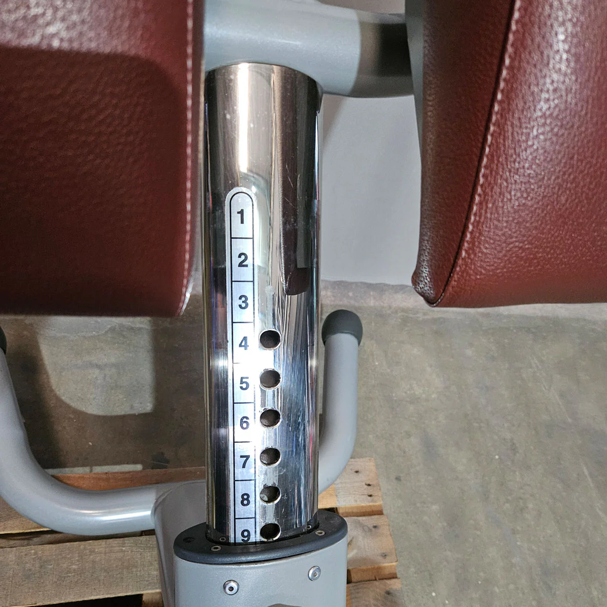 Technogym 2er Set Lower Back Bench und Abdominal Bench - Hyperextension Rückenstreckerbank und verstellbare Bauchbank, Rahmen Silber, gebraucht - überholter Zustand - Image 6