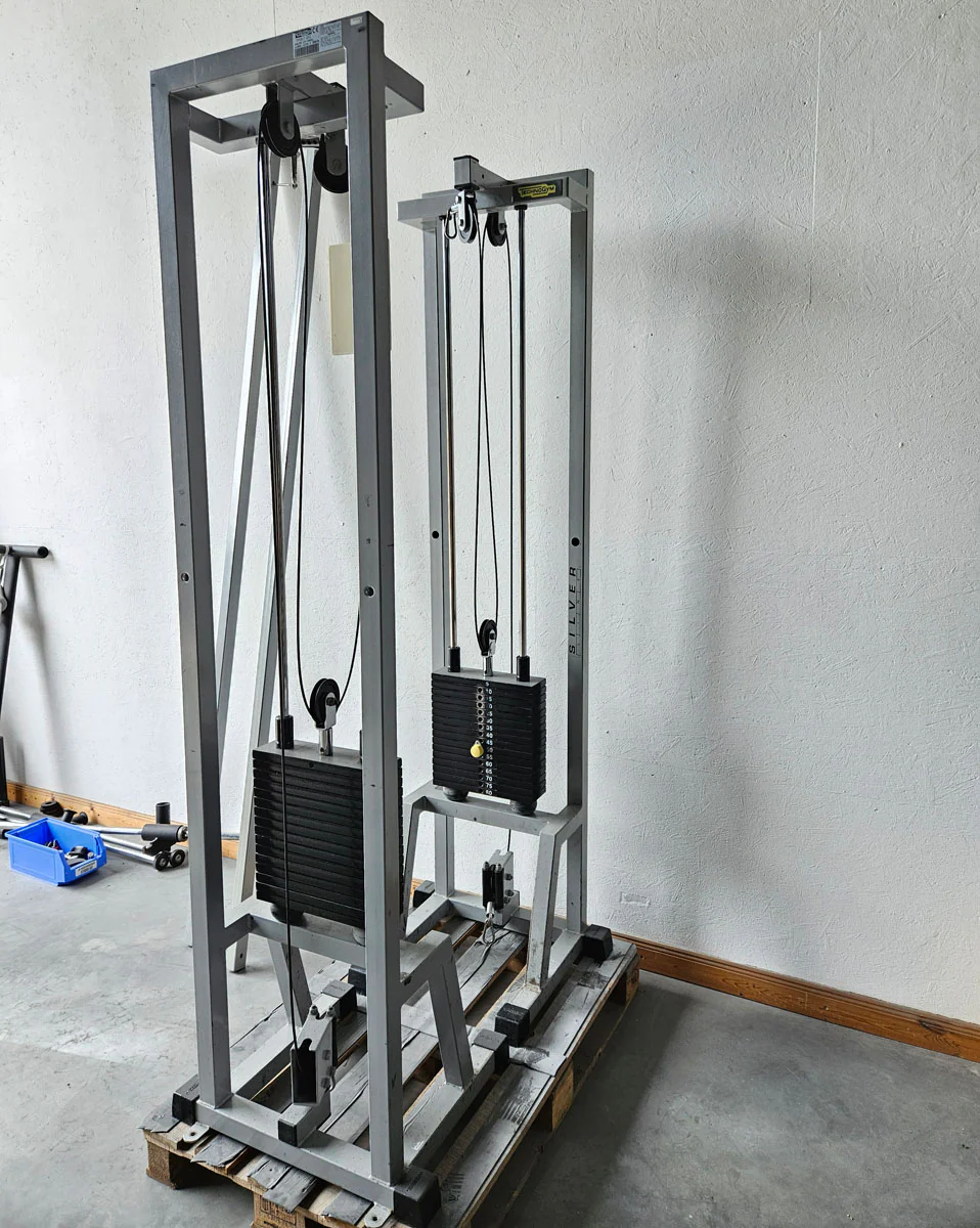 TechnoGym 2x Kabelzug, Cable Crossover, Seilzug von oben und unten, Silverline, Oldschool, Rahmenfarbe Silber, gebraucht - mit Gebrauchsspuren - Image 2