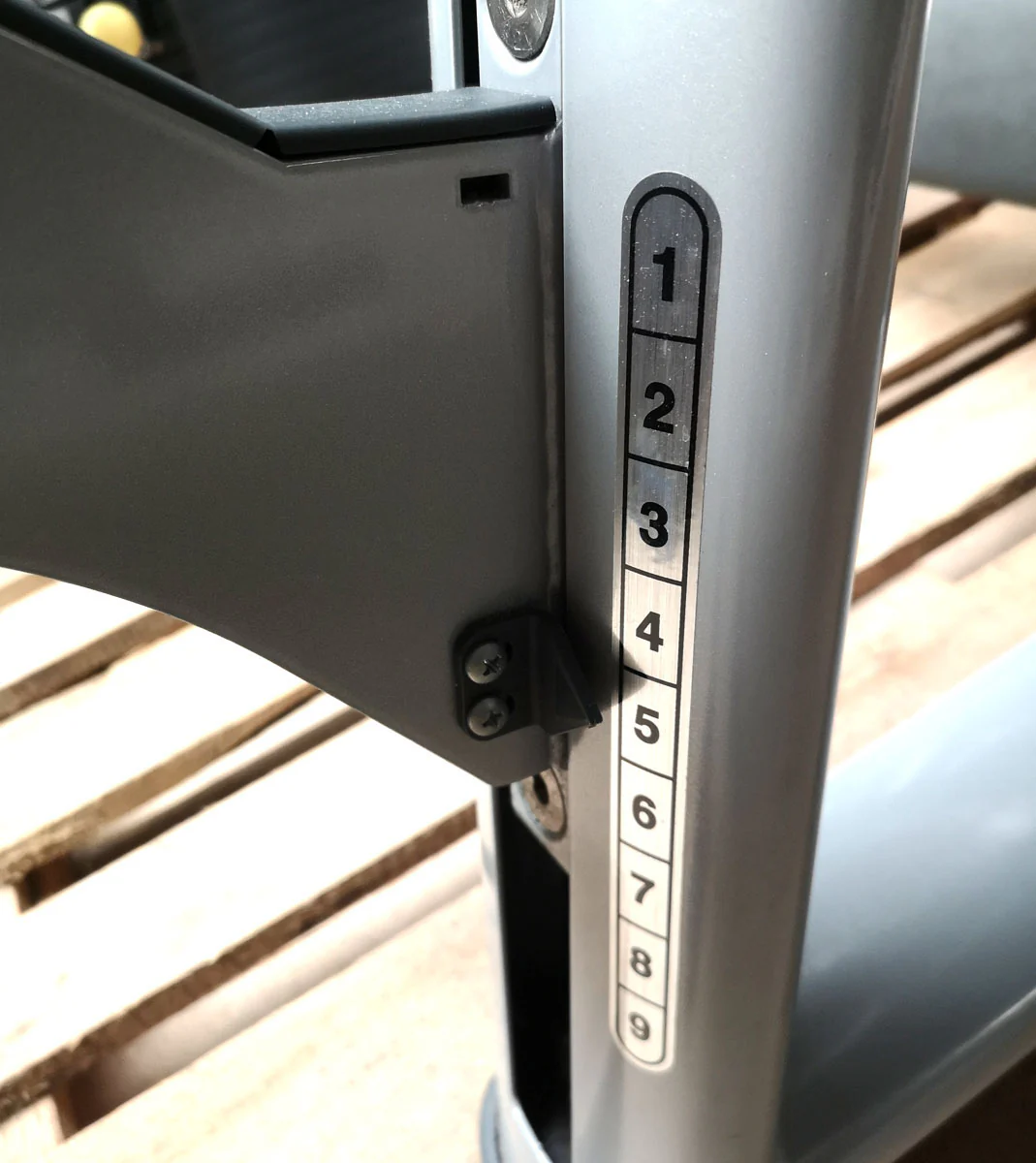 Technogym Butterfly, Pectoral Fly, Einstiegshilfe, Selection Line - Neues Modell mit Plastikverkleidung, Rahmenfarbe Silber, gebraucht - überholter Zustand - Image 6