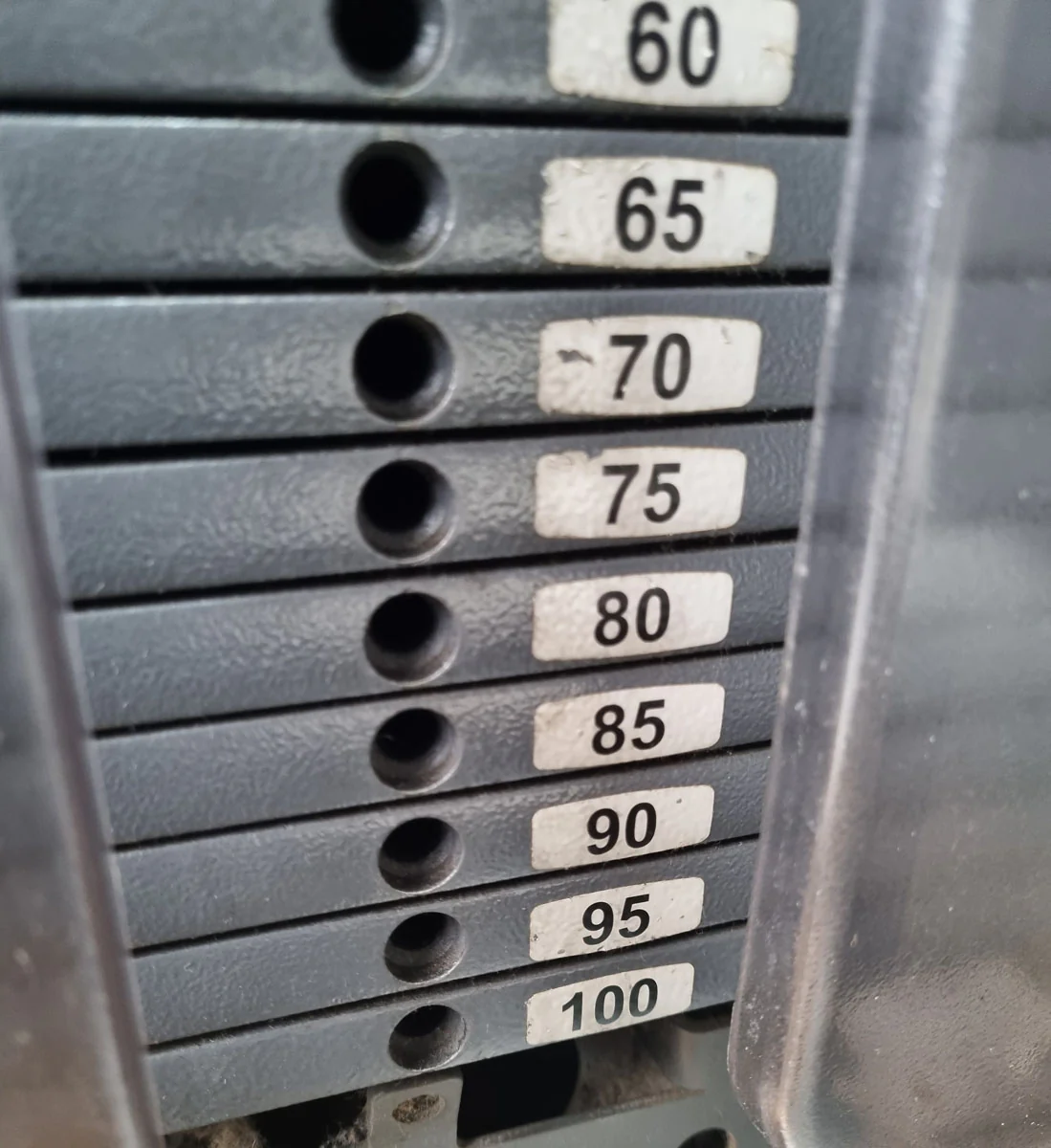 Technogym Butterfly, Pectoral Fly, Einstiegshilfe, Selection Line - Neues Modell mit Plastikverkleidung, Rahmenfarbe Silber, gebraucht - überholter Zustand - Image 8