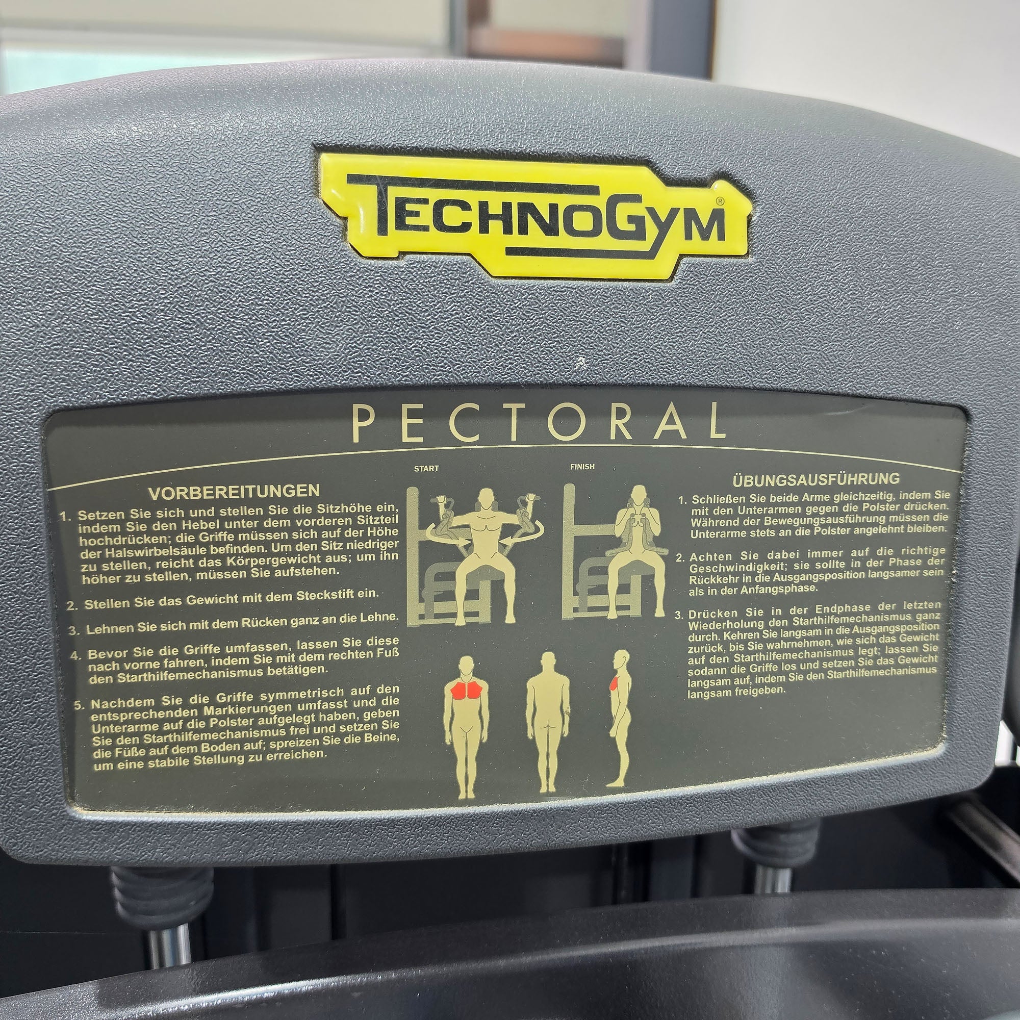 Technogym Butterfly, Pectoral Fly, Einstiegshilfe, Selection Line - Rahmenfarbe Silber, Polster Blau - gebraucht - mit Gebrauchsspuren - Image 7