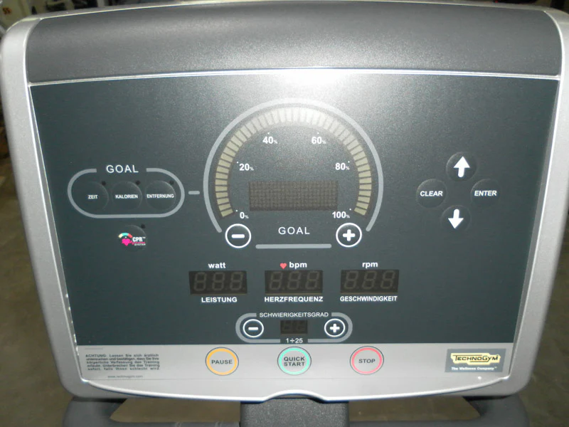TechnoGym Cardiogeräte Excite Line 500 und 700, Fitnessgeräte Set - Image 7