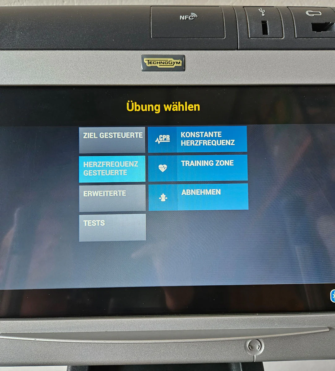 Technogym Crossover ähnlich Wave Excite Line Stepper Inliner Ski  Ellipsentrainer, Unity Touch Display, gebraucht - überholter Zustand - Image 14