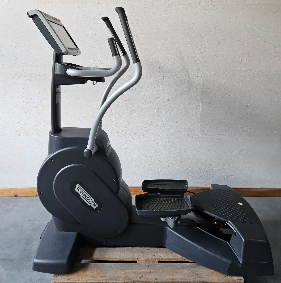 Technogym Crossover ähnlich Wave Excite Line Stepper Inliner Ski  Ellipsentrainer, Unity Touch Display, gebraucht - überholter Zustand - Image 5