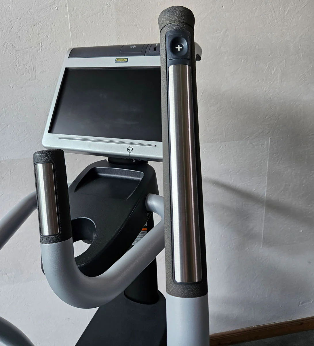 Technogym Crossover ähnlich Wave Excite Line Stepper Inliner Ski  Ellipsentrainer, Unity Touch Display, gebraucht - überholter Zustand - Image 6