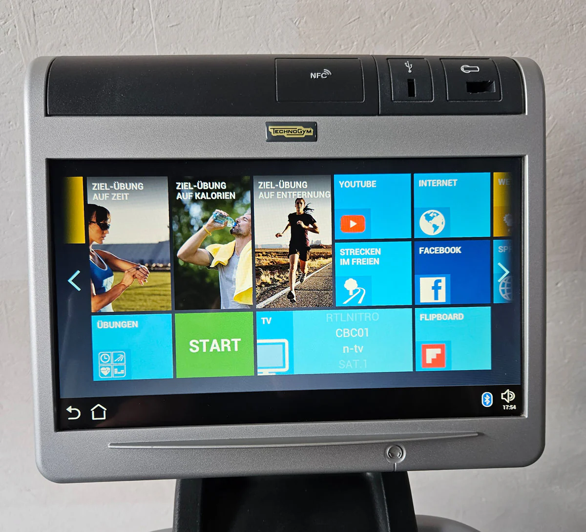Technogym Crossover ähnlich Wave Excite Line Stepper Inliner Ski  Ellipsentrainer, Unity Touch Display, gebraucht - überholter Zustand - Image 7