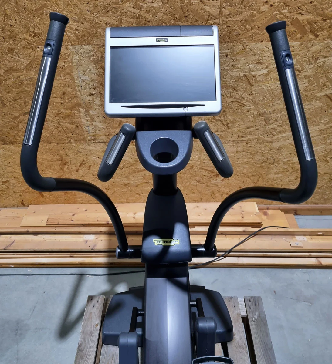 TechnoGym Crosstrainer Excite Line Syncro 700, VisioWeb Touch Display, gebraucht - überholter Zustand - Image 5