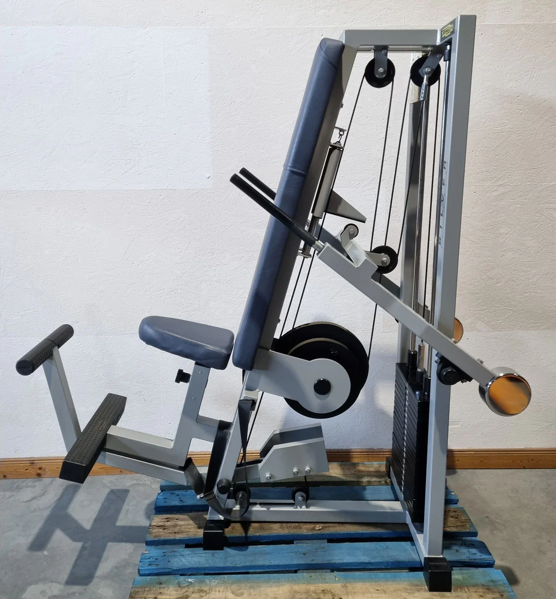 Technogym Dip sitzend, Trizepsmaschine, Stützstemme, Armstrecker, Rahmenfarbe Silber, Silverline, gebraucht - überholter Zustand - Image 4