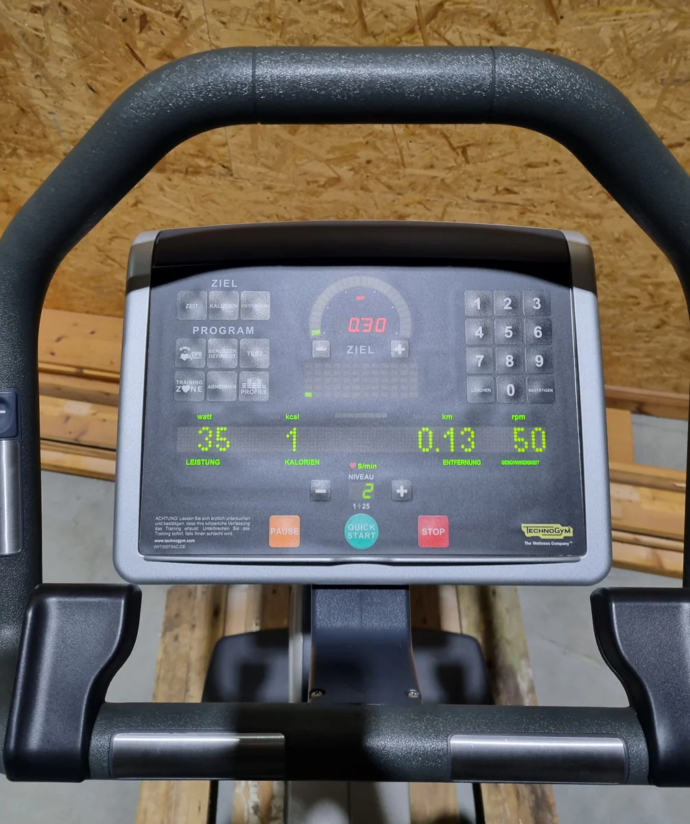Technogym Ergometer Excite Line 700, New Bike, LED Konsole, gebraucht - überholter Zustand - Image 5