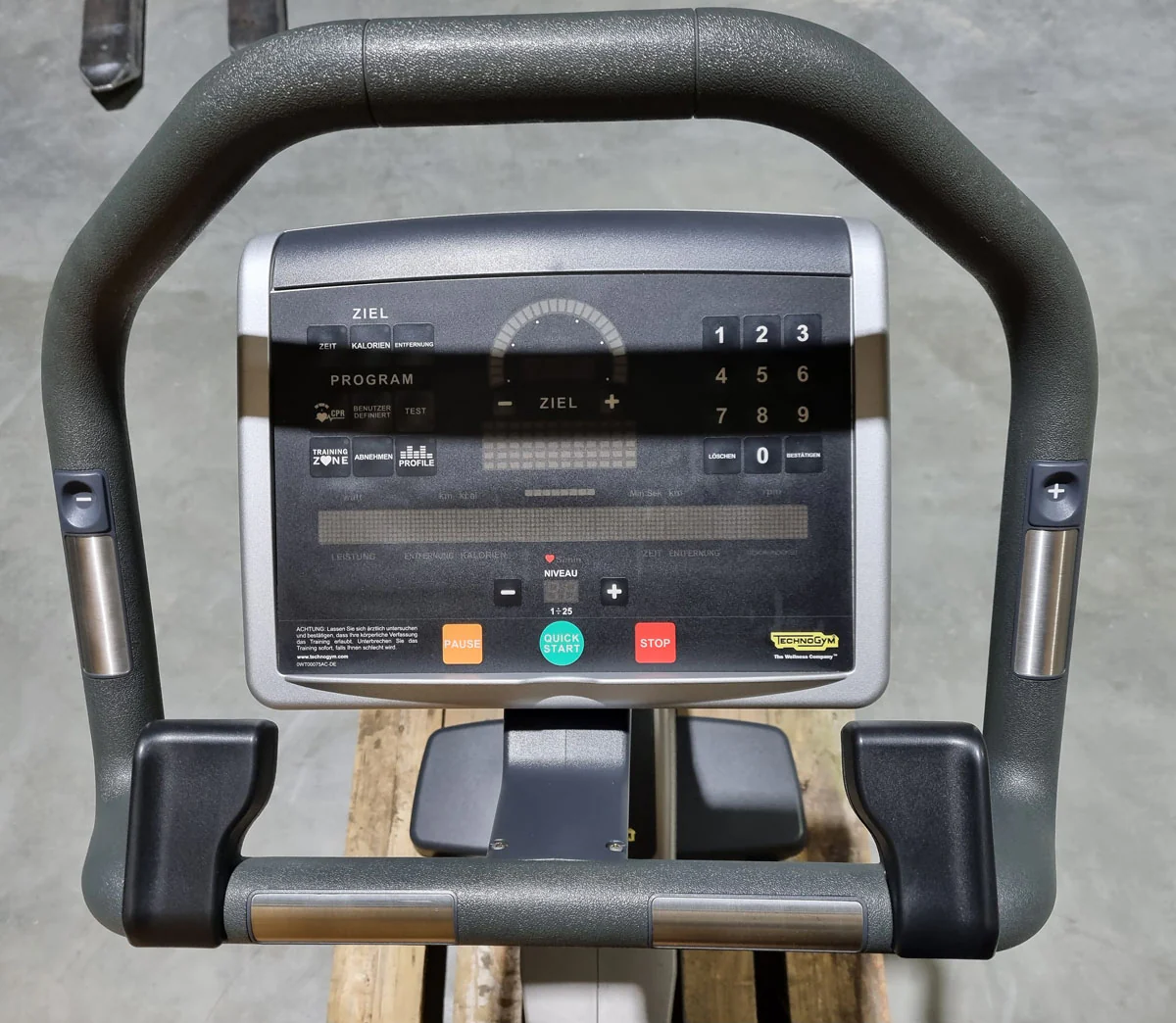 Technogym Ergometer Excite Line 700, New Bike, LED Konsole, gebraucht - überholter Zustand - Image 6