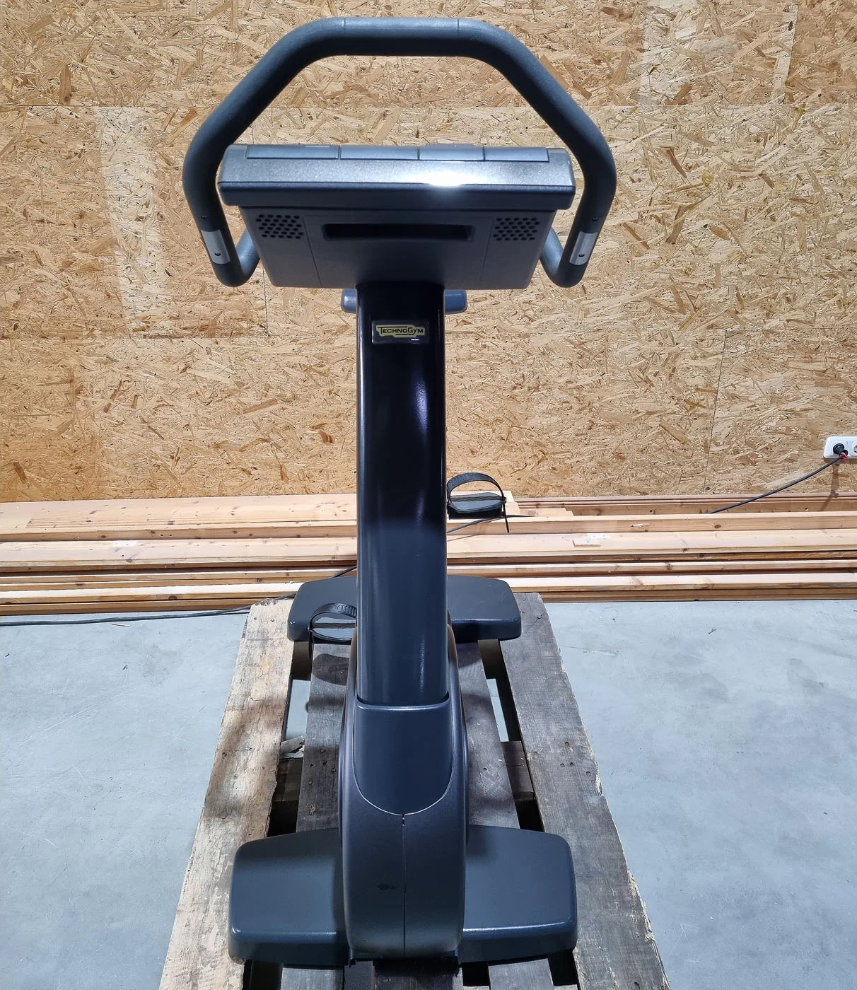 TechnoGym Ergometer Excite Line New Bike 700, Unity Touch Display, gebraucht - überholter Zustand - Image 4