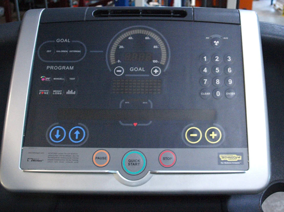 TechnoGym Excite Line 500 / 700 Cardiogerätepark, 4 Fitnessgeräte, gebraucht - Image 15