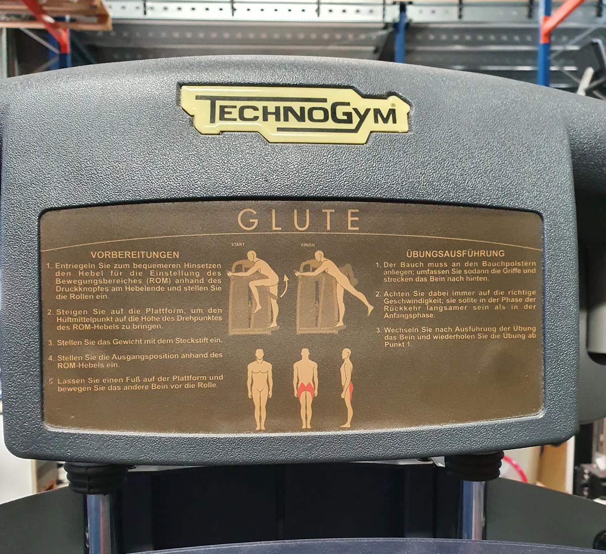 TechnoGym Gluteusmaschine, Pomaschine stehend, Glute, Selection Line - Neues Modell mit Plastikverkleidung, Polster Braun, gebraucht - überholter Zustand - Image 6
