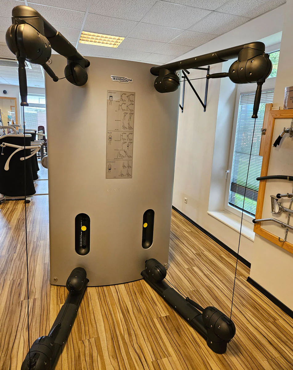 TechnoGym Kinesis One - Multistation Kabelzug Kraftstation mit zwei Gewichtsblöcken, gebraucht - überholter Zustand - Image 3