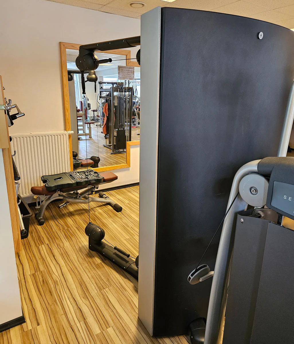 TechnoGym Kinesis One - Multistation Kabelzug Kraftstation mit zwei Gewichtsblöcken, gebraucht - überholter Zustand - Image 5