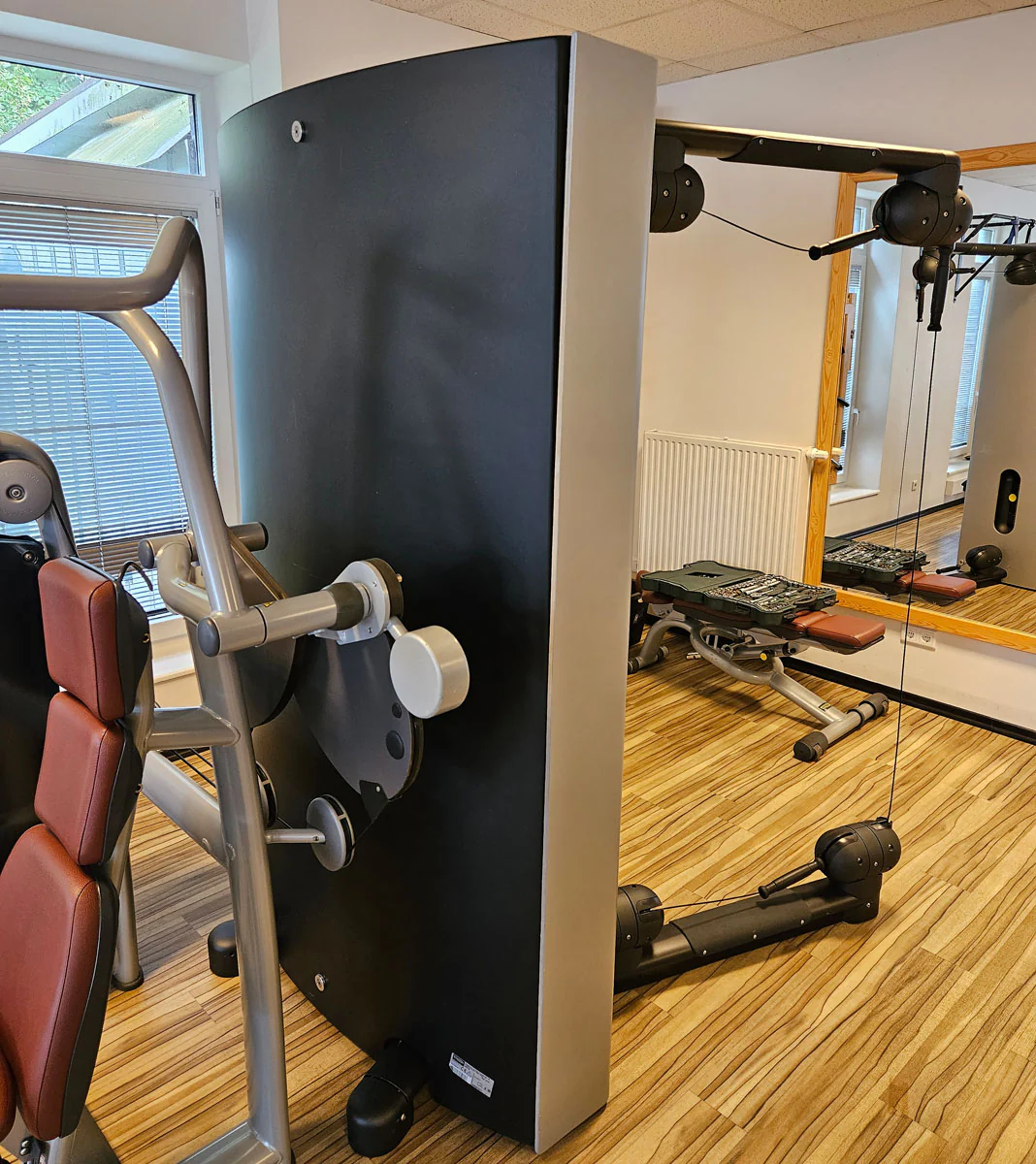 TechnoGym Kinesis One - Multistation Kabelzug Kraftstation mit zwei Gewichtsblöcken, gebraucht - überholter Zustand - Image 6
