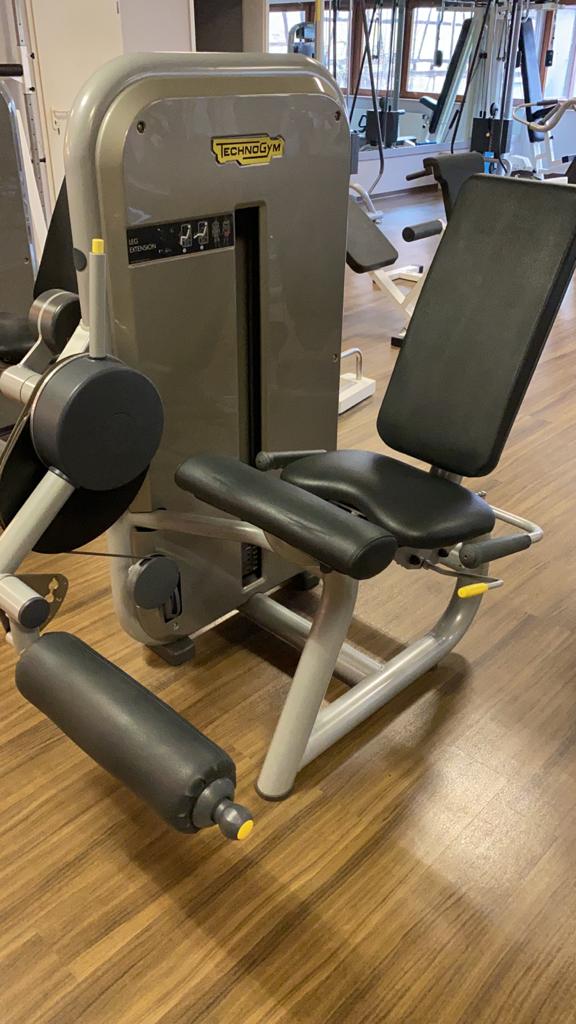 TechnoGym Kraftgerätepark 16 Fitnessgeräte im Set, gebraucht - überholter Zustand - Image 10