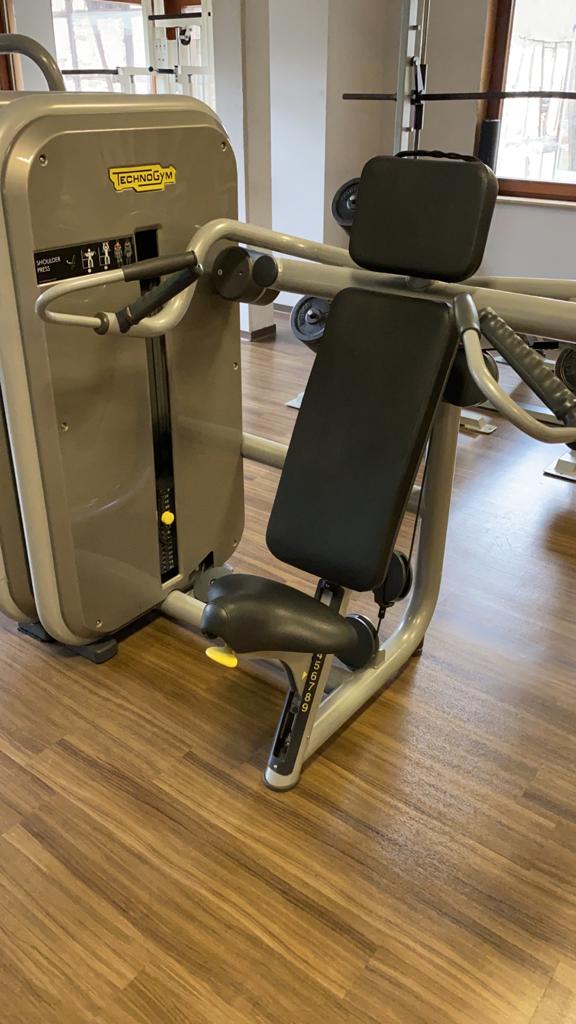 TechnoGym Kraftgerätepark 16 Fitnessgeräte im Set, gebraucht - überholter Zustand - Image 15