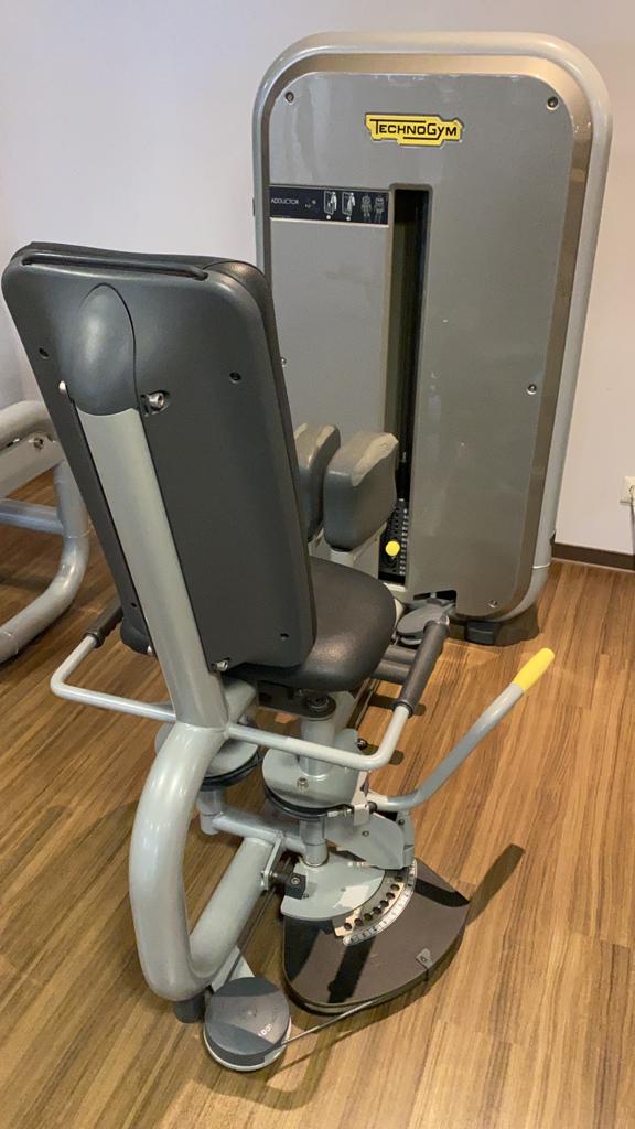 TechnoGym Kraftgerätepark 16 Fitnessgeräte im Set, gebraucht - überholter Zustand - Image 3