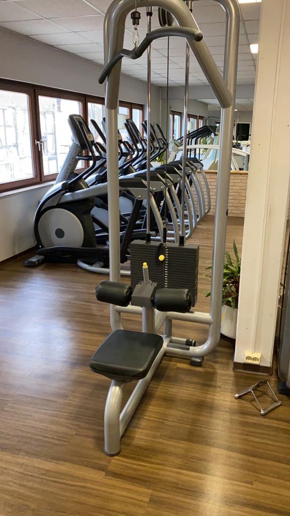 TechnoGym Kraftgerätepark 16 Fitnessgeräte im Set, gebraucht - überholter Zustand - Image 8