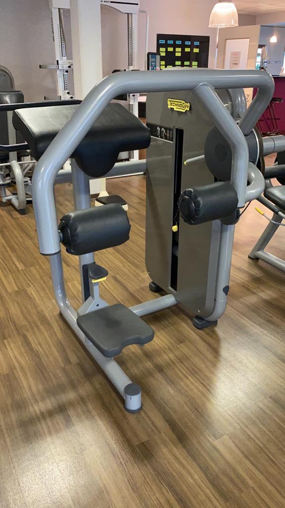 TechnoGym Kraftgerätepark 16 Fitnessgeräte im Set, gebraucht - überholter Zustand - Image 9
