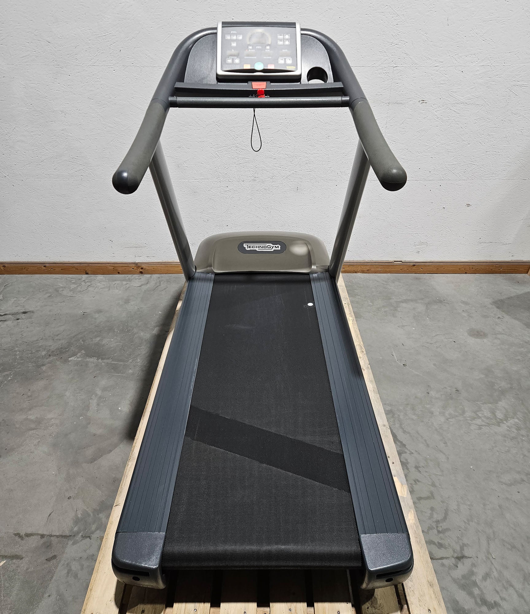 TechnoGym Laufband Excite Line Jog Now 500, LED Display, gebraucht - überholter Zustand - Image 2