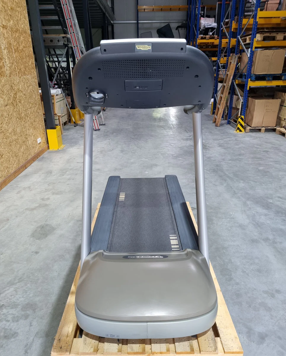TechnoGym Laufband Excite Line Jog Now 700, Unity Display mit Internet, Youtube, gebraucht - überholter Zustand - Image 12
