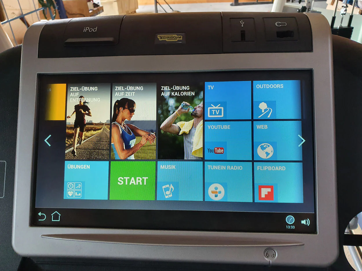 TechnoGym Laufband Excite Line Jog Now 700, Unity Display mit Internet, Youtube, gebraucht - überholter Zustand - Image 6