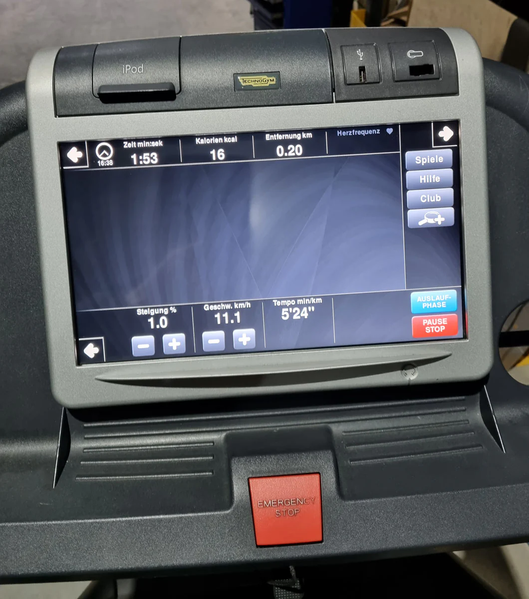 TechnoGym Laufband Excite Line Jog Now 700, Visioweb Touch Display, gebraucht - überholter Zustand - Image 7