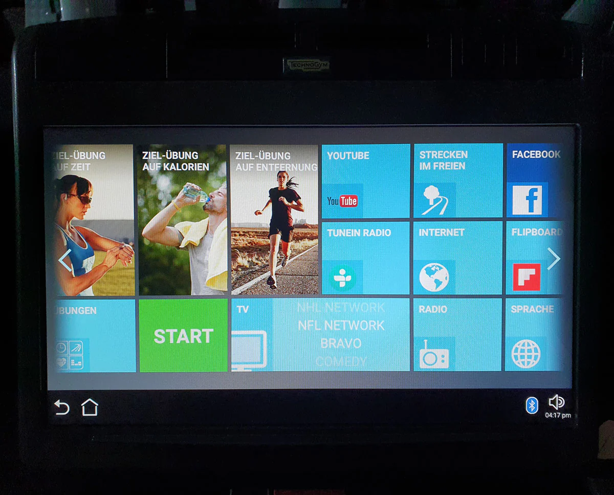 TechnoGym Laufband Excite Line Run Now 700, Unity Display mit Internet, Youtube, Neflix, gebraucht - überholter Zustand - Image 6