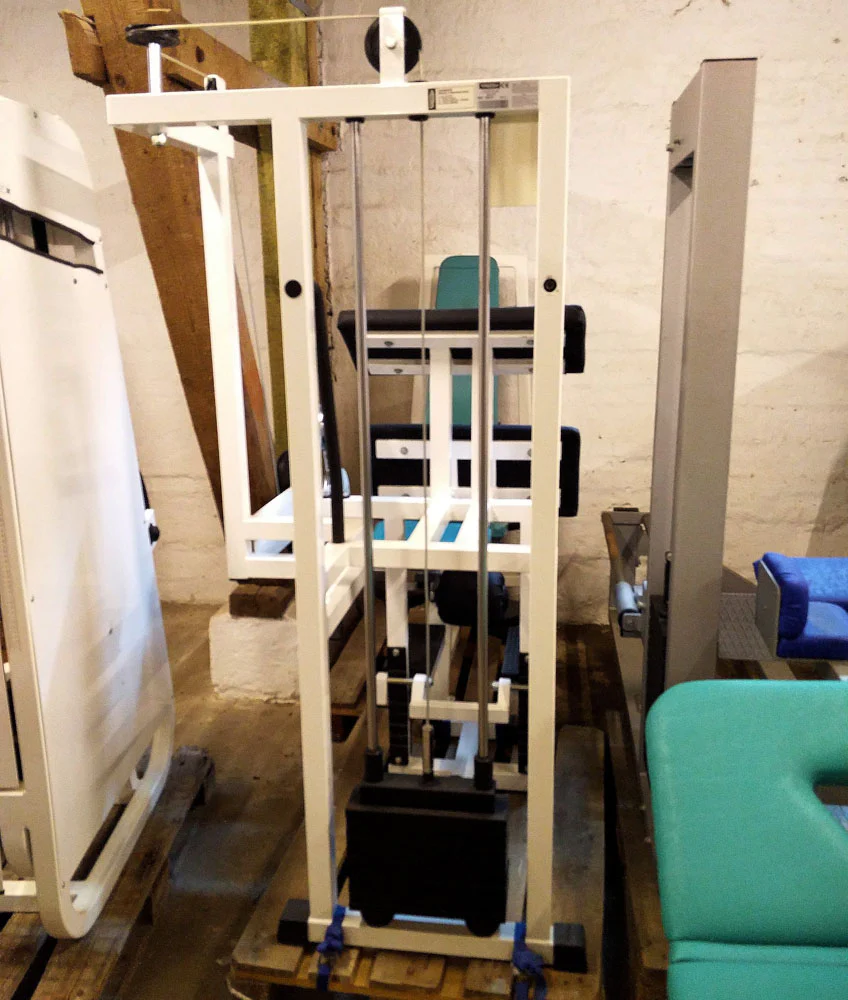TechnoGym M427, Beinbeuger stehend, weiß, gebraucht - Image 3