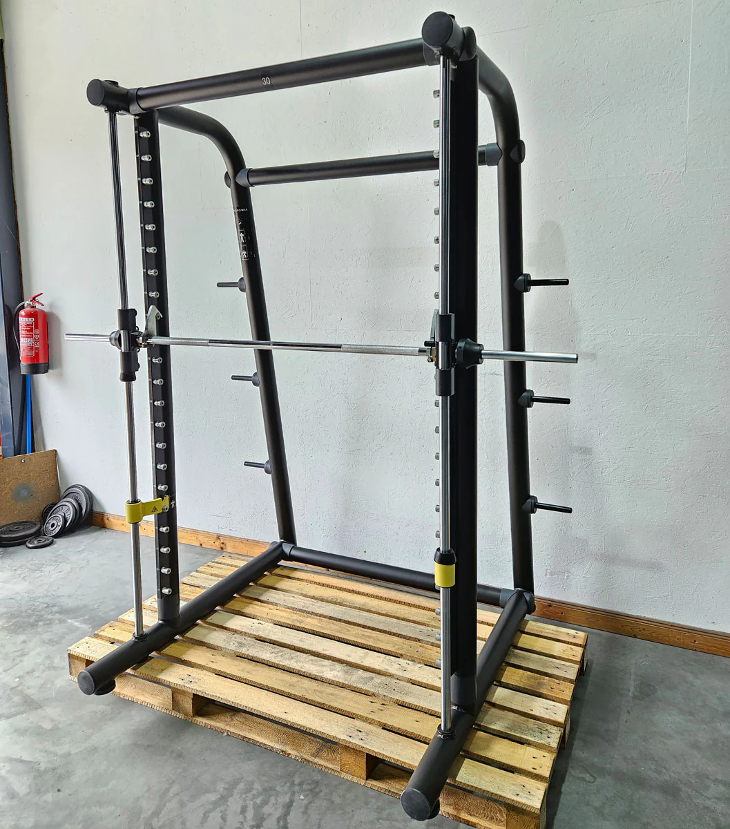 Technogym Multipower Multipresse geführt, Smith Machine, Scheibenaufnahme, Rahmenfarbe Schwarz, gebraucht - überholter Zustand - Image 2